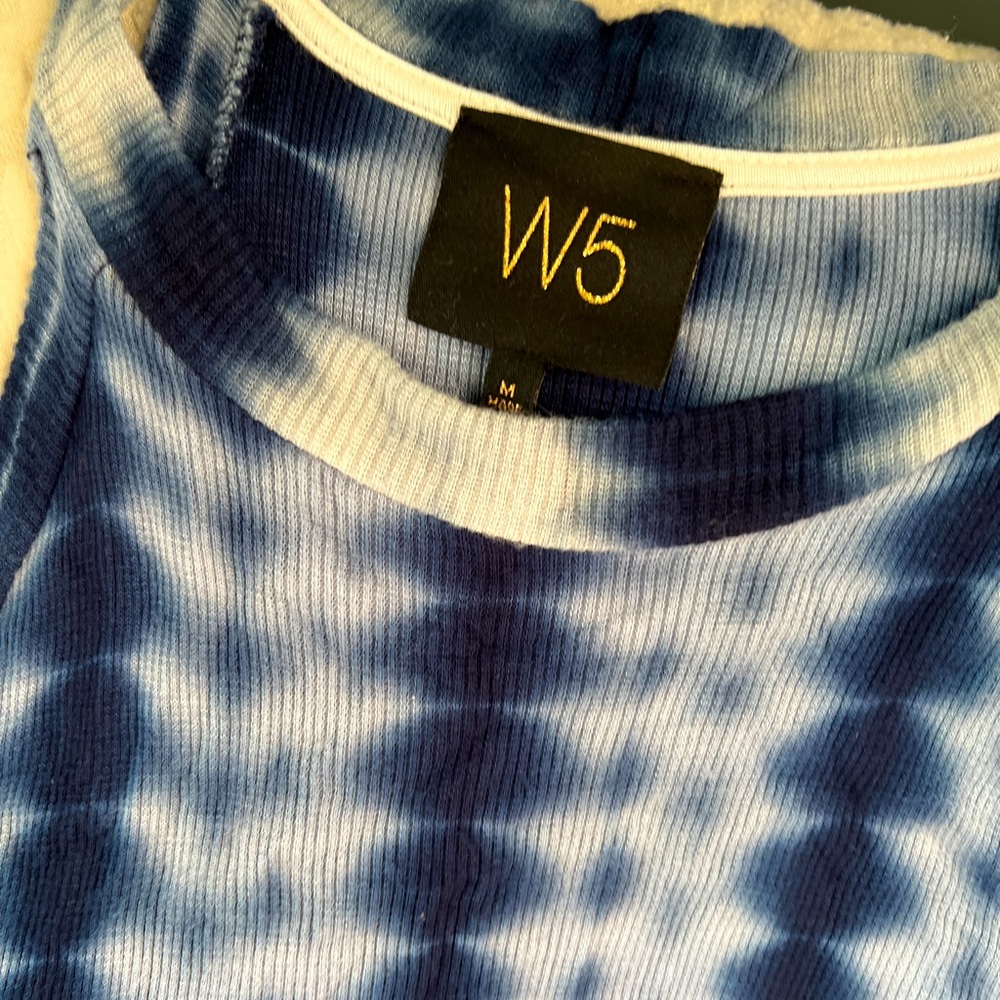 Super cute tank to show off your summer shoulders!